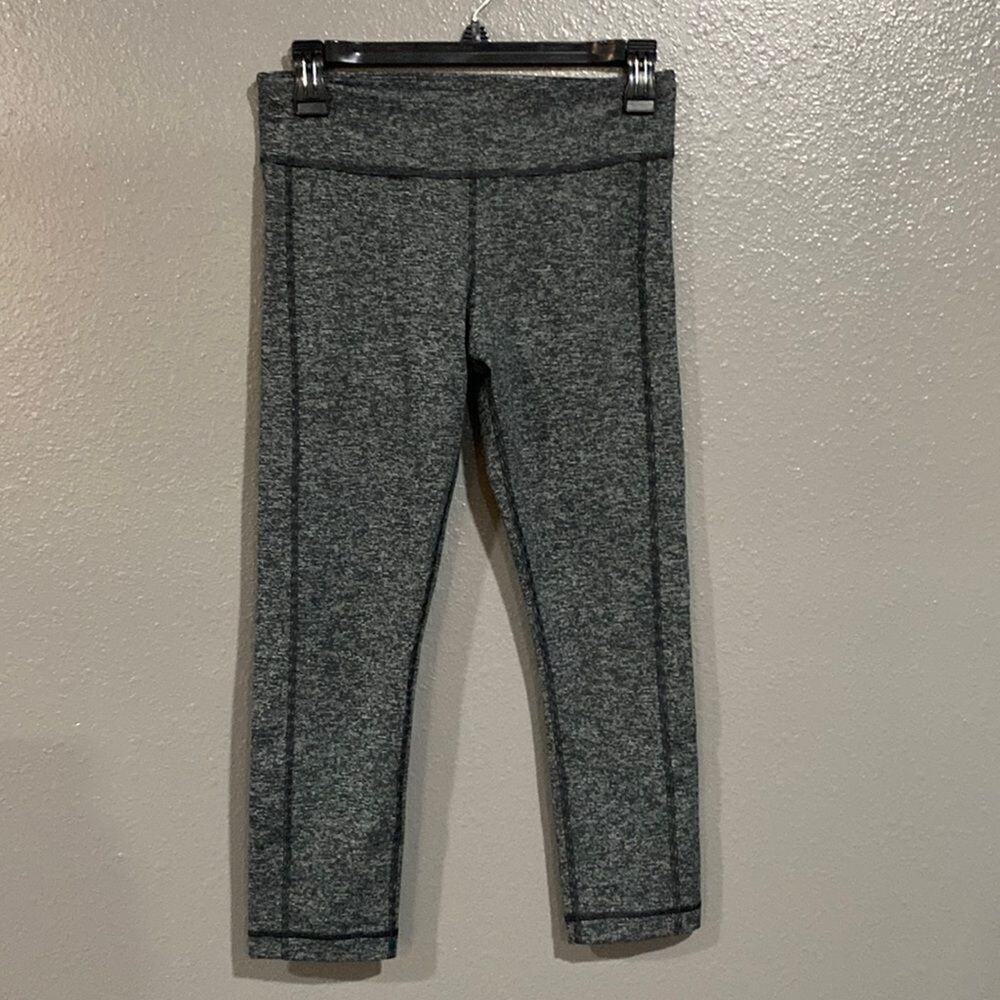 Under Armour Heathered Gray Cropped Capri Leggings S